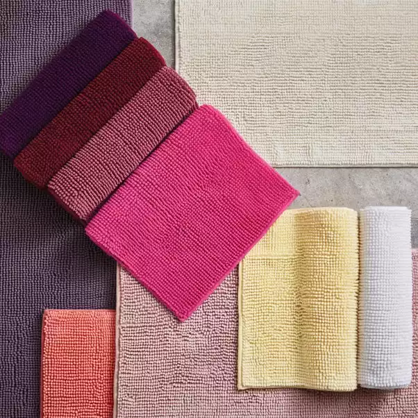 Dunelm White Mini Bobble Shower Mat - Image 2