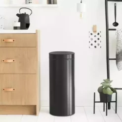 Brabantia 30L Matt Black Touch Bin