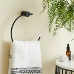 Dunelm Curves Black Towel Ring
