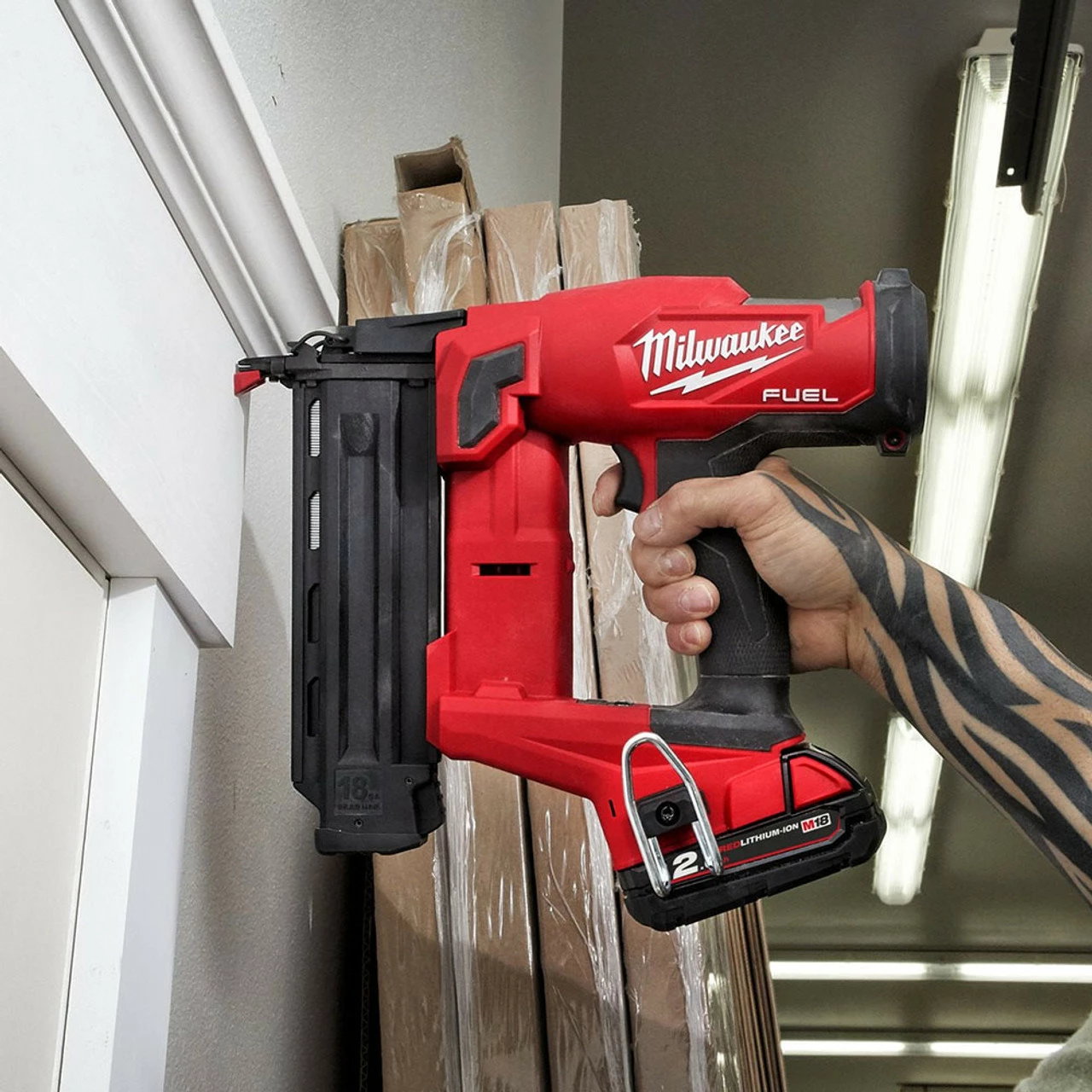 Milwaukee M18 FN18GS-402X 18V Fuel Straight Second Fix Nail Gun With 2x 4.0Ah Batteries - Image 12